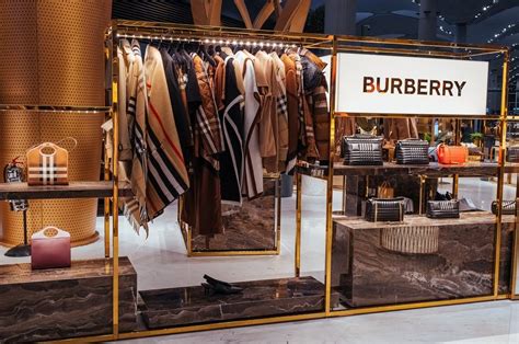 outlet burberry in italia|burberry online shop italia.